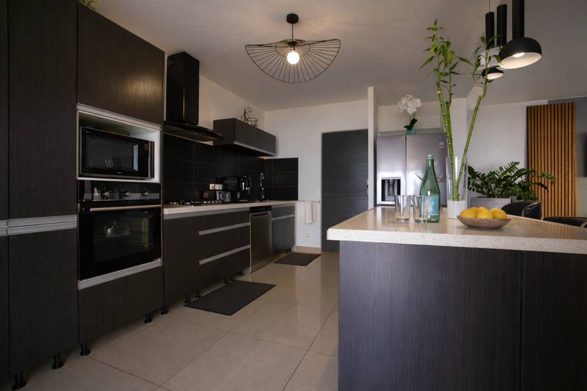 Cuisine américaine entièrement équipée de la villa
